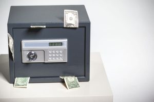مقایسه گاوصندوق بانکی دیجیتال و مکانیکی: کدام بهتر است؟